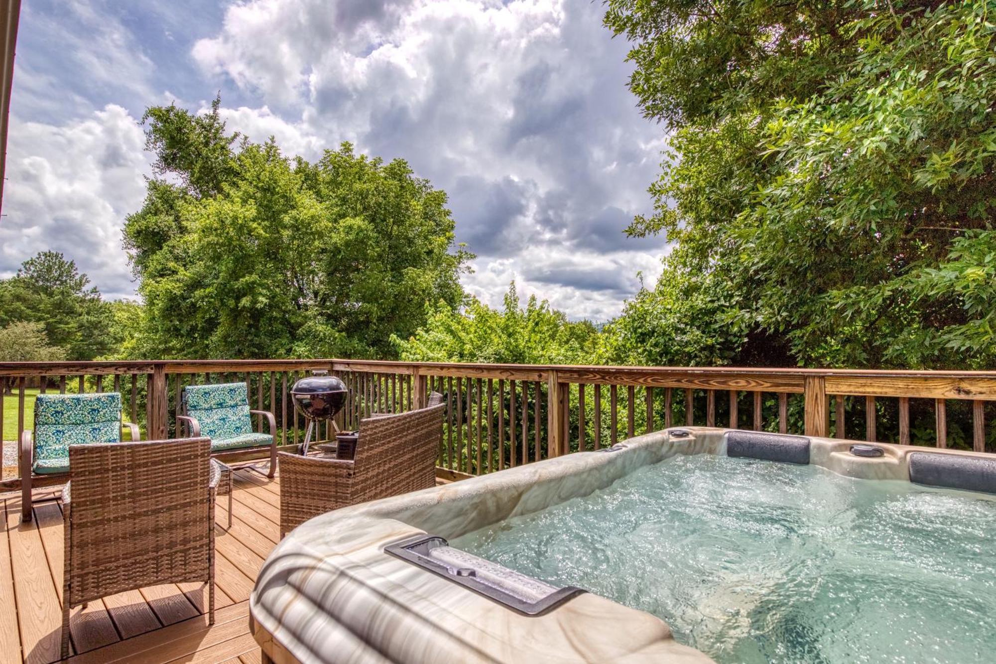 Apple Valley Hideaway, 1089 Of Free Attraction Tickets For Each Paid Day, Dollywood And More! Pigeon Forge Exterior photo